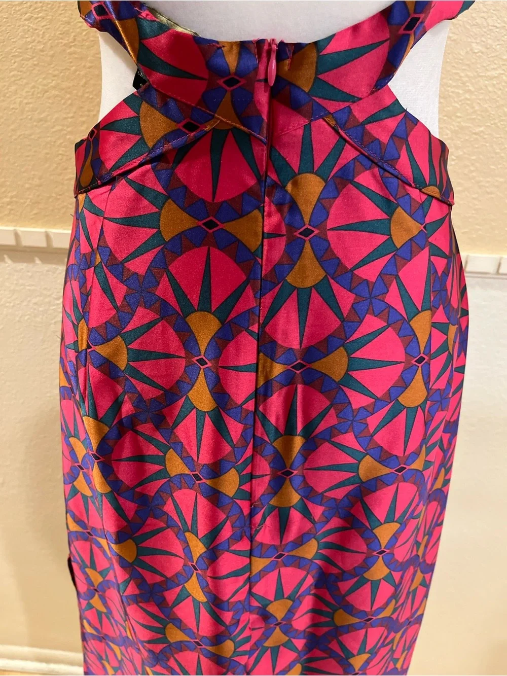 House of Harlow satin maxi dress w/ cutouts. Open back, slit. Purple, fuchsia. L - Picture 8 of 12